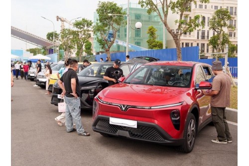 Giá xăng dầu tăng cao: Xe điện, hybrid lên ngôi tại Việt Nam